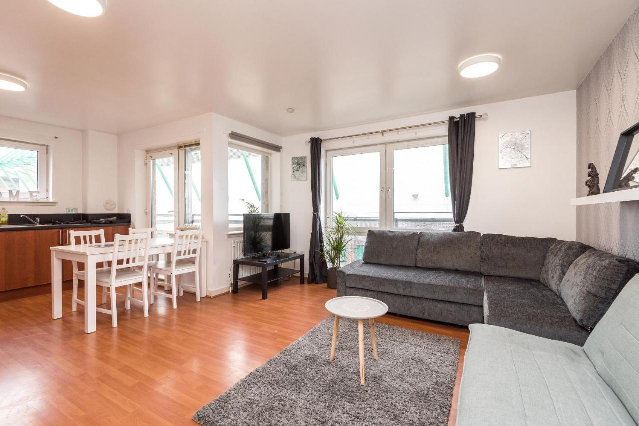 Modern Spacious 3 Bedroom City Centre Apartment - Free Parking - Private Balcony Edimburgo Esterno foto