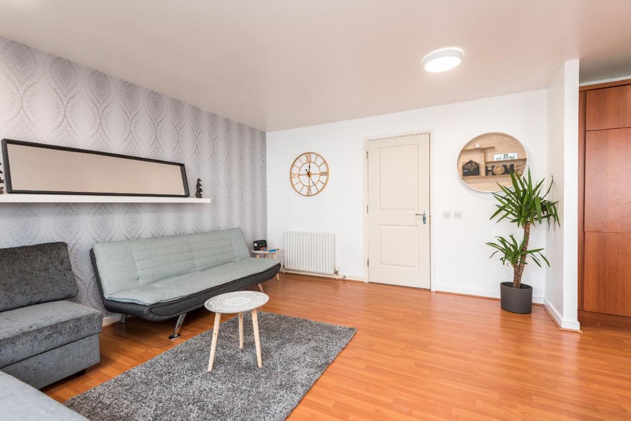 Modern Spacious 3 Bedroom City Centre Apartment - Free Parking - Private Balcony Edimburgo Esterno foto