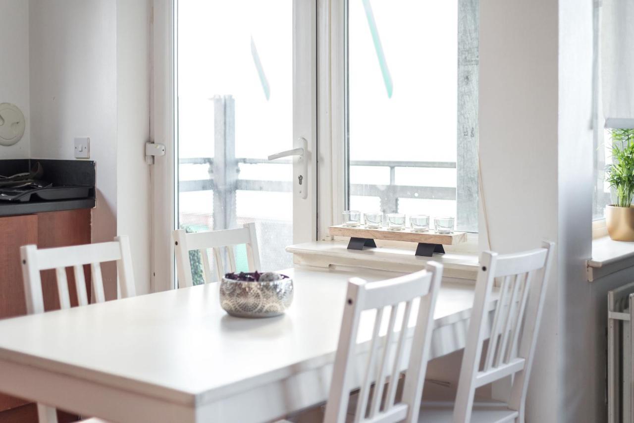 Modern Spacious 3 Bedroom City Centre Apartment - Free Parking - Private Balcony Edimburgo Esterno foto