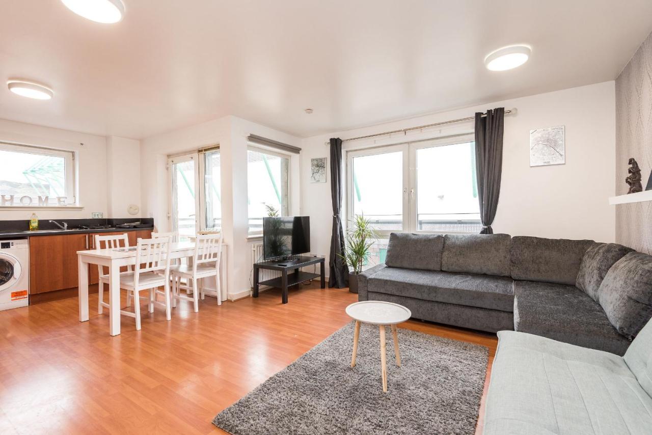 Modern Spacious 3 Bedroom City Centre Apartment - Free Parking - Private Balcony Edimburgo Esterno foto
