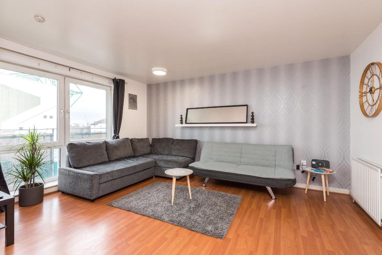 Modern Spacious 3 Bedroom City Centre Apartment - Free Parking - Private Balcony Edimburgo Esterno foto
